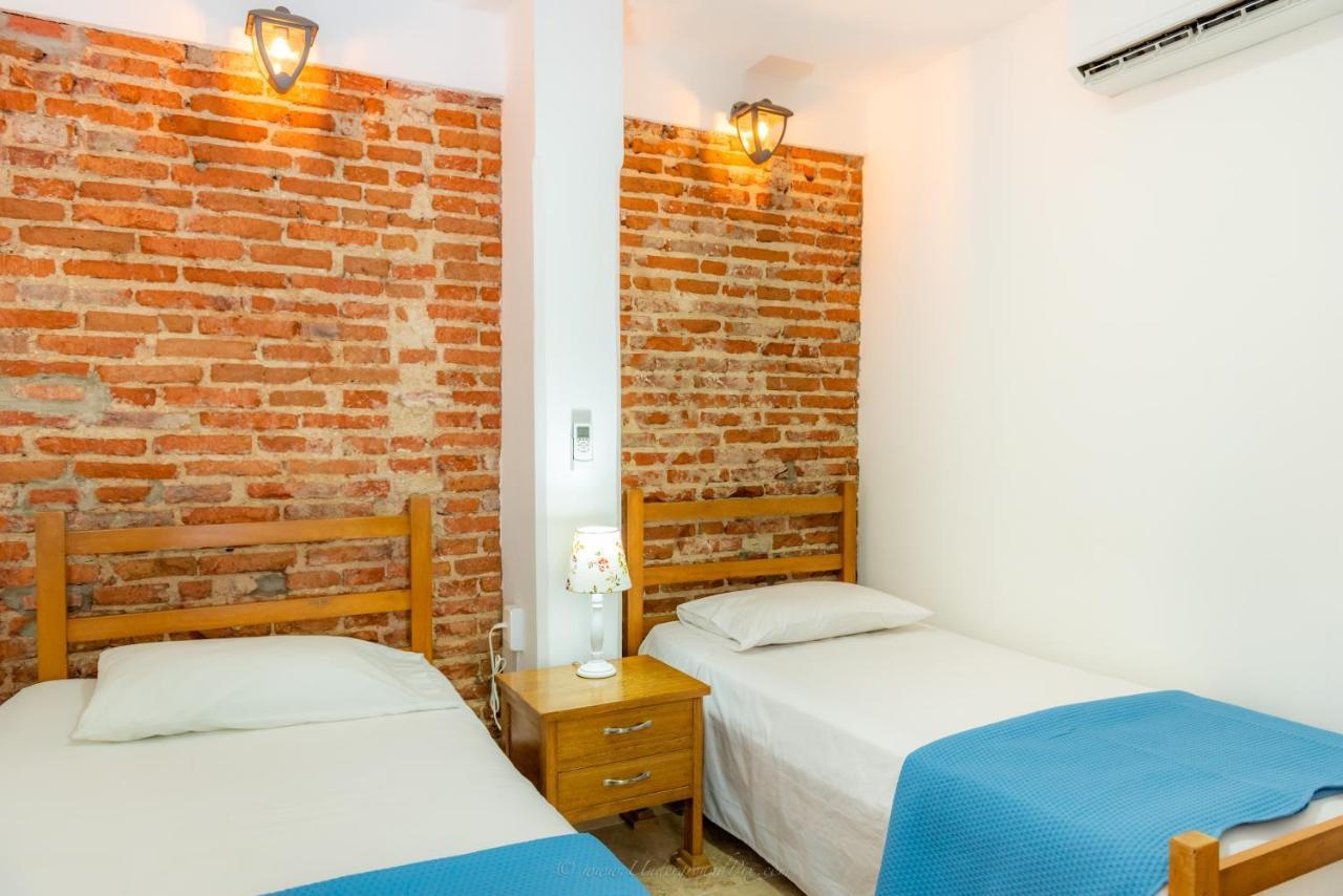 Casa Caribe Colonial Bed & Breakfast Баранкила Екстериор снимка