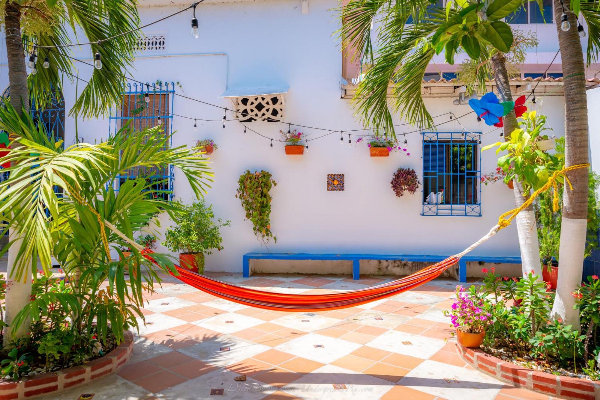 Casa Caribe Colonial Bed & Breakfast Баранкила Екстериор снимка